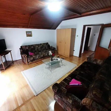 Royal Rose Smestaj * Bela Crkva (Banat)