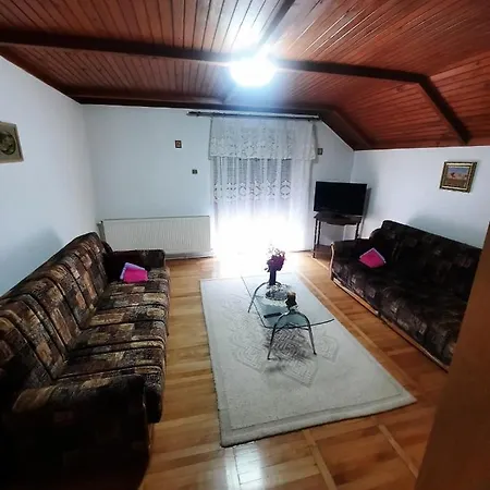 Royal Rose Smestaj Apartment *
