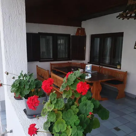 Royal Rose Smestaj *