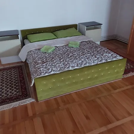 شقة Royal Rose Smestaj بيلا تسركفا